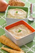 Small bowls of smooth parsnip soup.